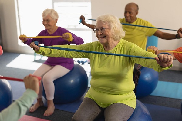 Exercícios Físicos para Idosos: Cuidados e Benefícios